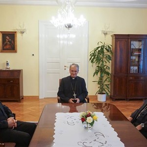 Susret nadbiskupa Kutleše s požeškim biskupom mons. Antunom Škvorčevićem